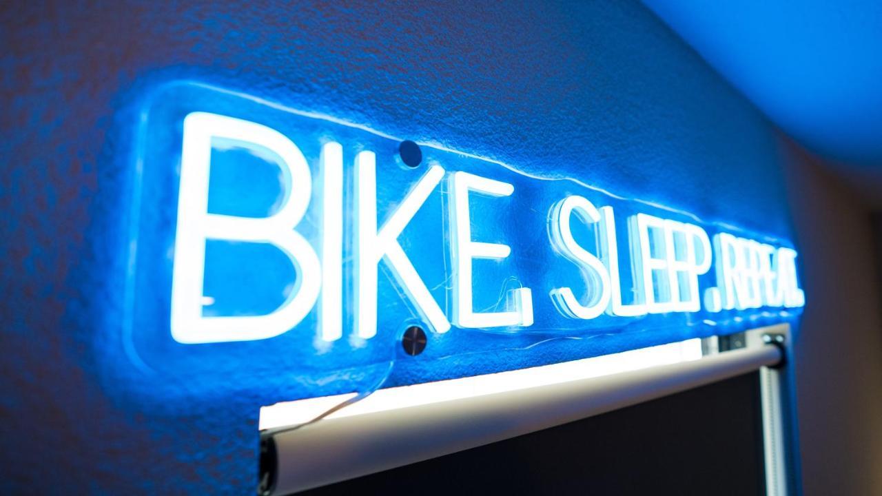 The Bike Inn Bentonville Eksteriør bilde